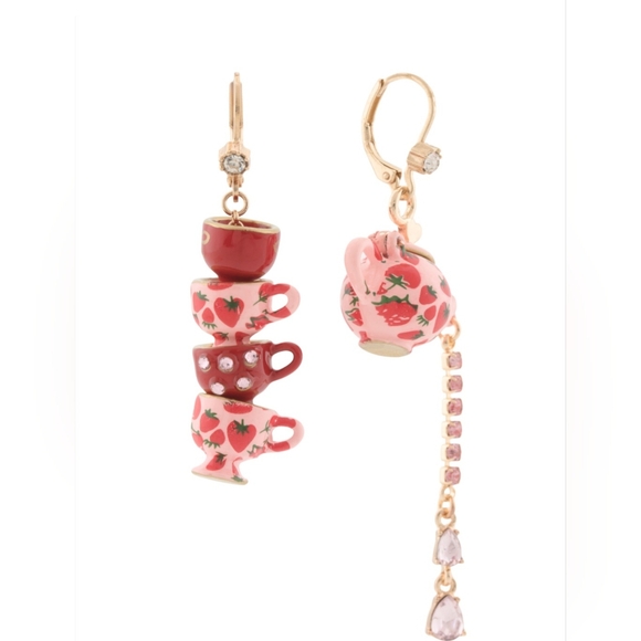 Betsey Johnson Jewelry - Betsey Johnson Mismatched Teapot and tea cup dangle earrings!